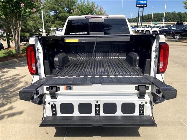 $32899 : 2019 GMC Sierra 1500 SLT Crew image 10