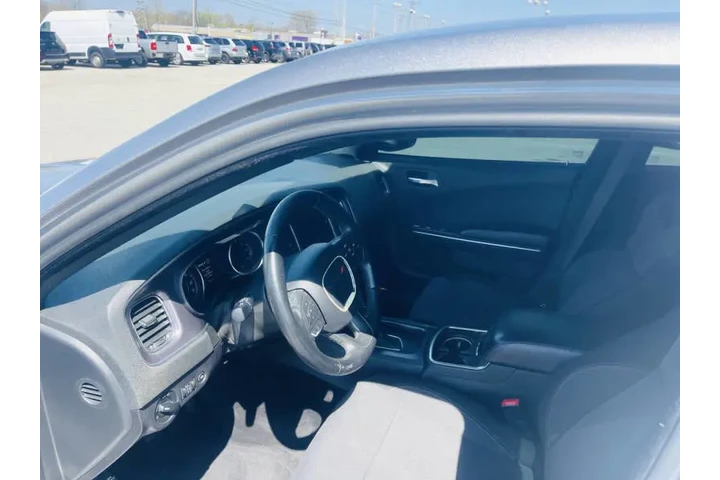 $5999 : 2015 Charger SE image 10