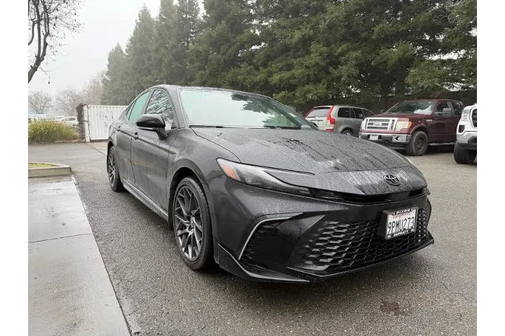 $35000 : Toyota Camry 2025 AWD SE 4dr image 7