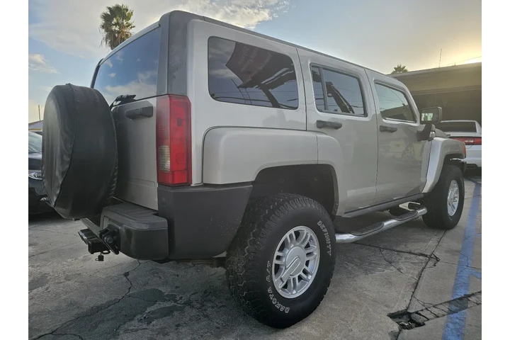 $11995 : 2008 HUMMER H3 Luxury image 4