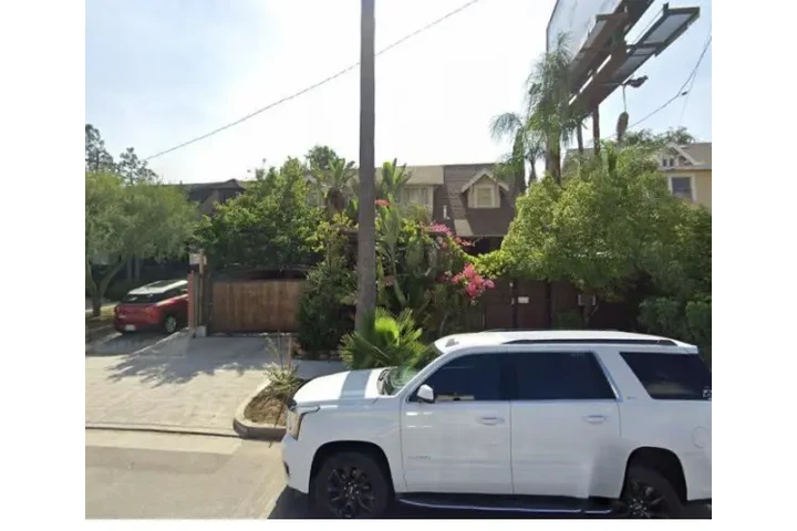 RENTO CASA 📍HIGHLAND PARK image 4