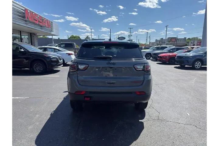 $26995 : Jeep Compass 2022 4x4 Trailh image 7