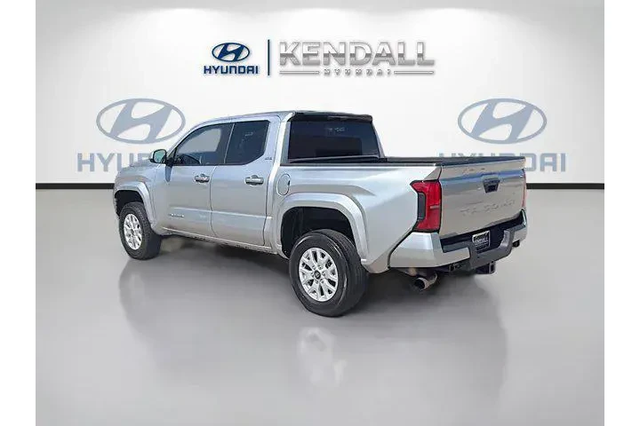 $28300 : Toyota Tacoma 2024 4x2 SR5 4 image 4
