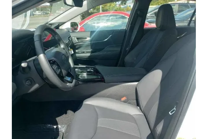 $52500 : 2023 Mirai XLE image 8