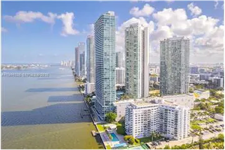 $7500 : Rental property with 2 bedro image 9