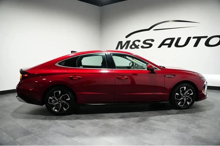 $23305 : 2025 Sonata SEL image 9