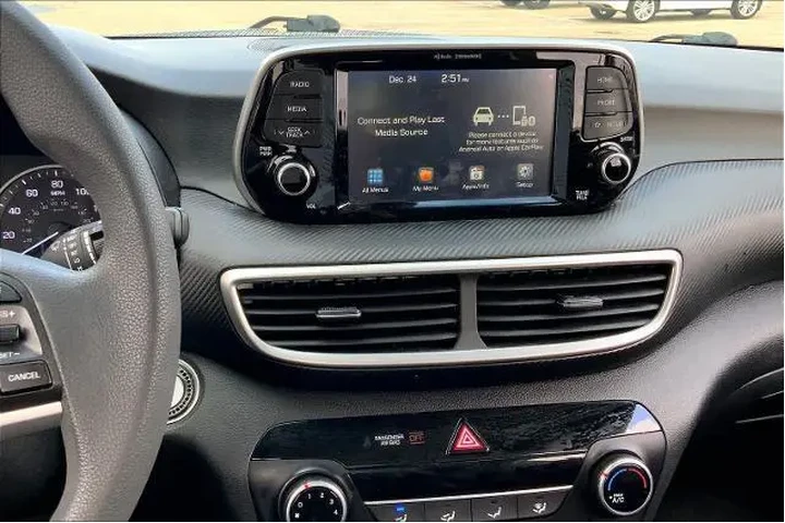 $16523 : Hyundai TUCSON 2021 Value 4d image 6