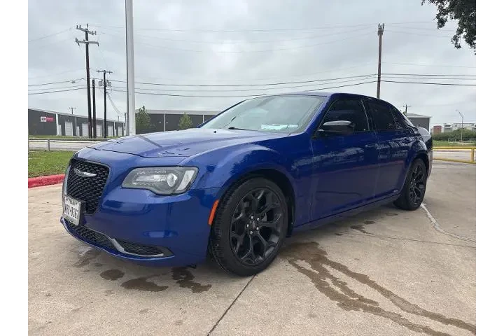 $16773 : Chrysler 300 2019 Touring 4d image 8