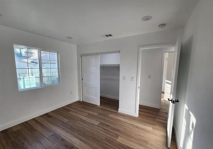 $1980 : HOUSE FOR RENT IN Paramount CA image 1