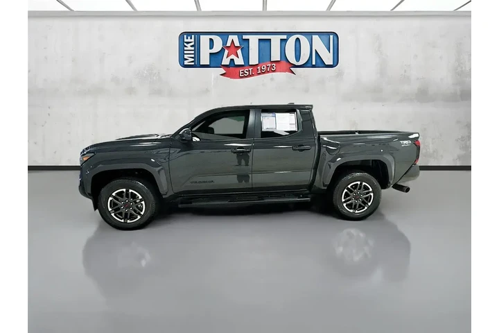 $39716 : Toyota Tacoma 2024 4x2 TRD S image 4
