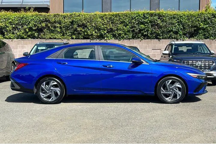 $23390 : Hyundai ELANTRA 2025 Limited image 3