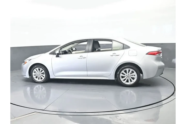 $22584 : Toyota Corolla Hybrid 2024 S image 3