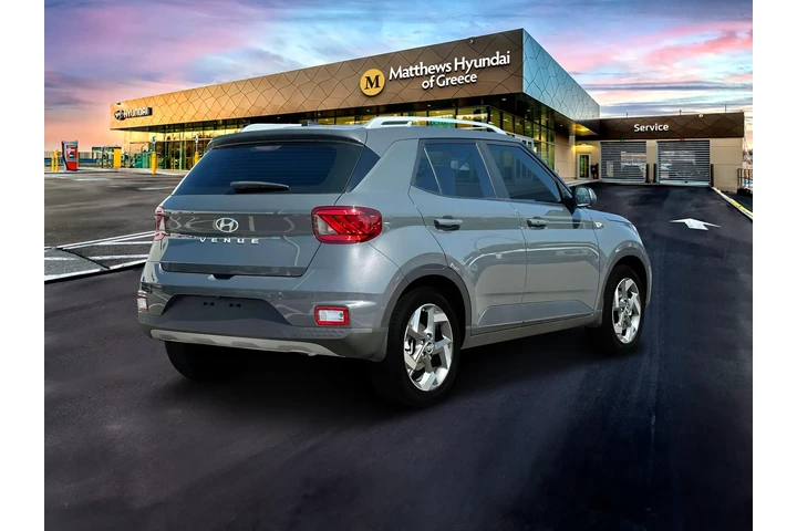 $14799 : Hyundai VENUE 2024 SEL 4dr C image 7