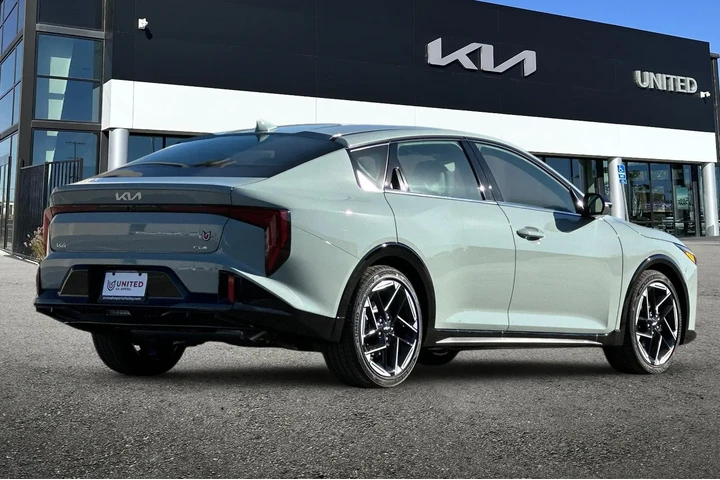 $26385 : New 2025 K4 GT-Line image 3