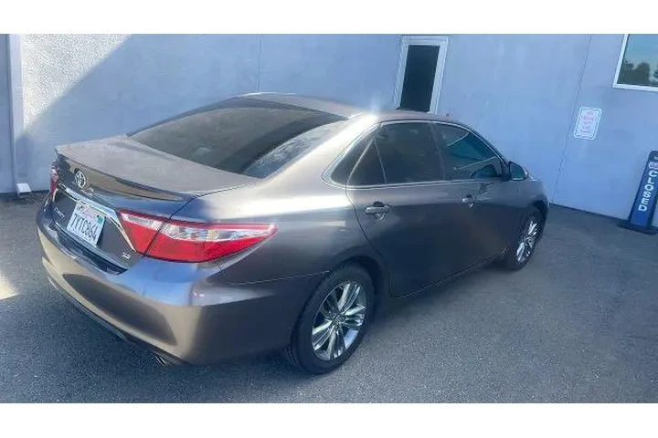 $17950 : Toyota Camry 2017 SE 4dr Sed image 2