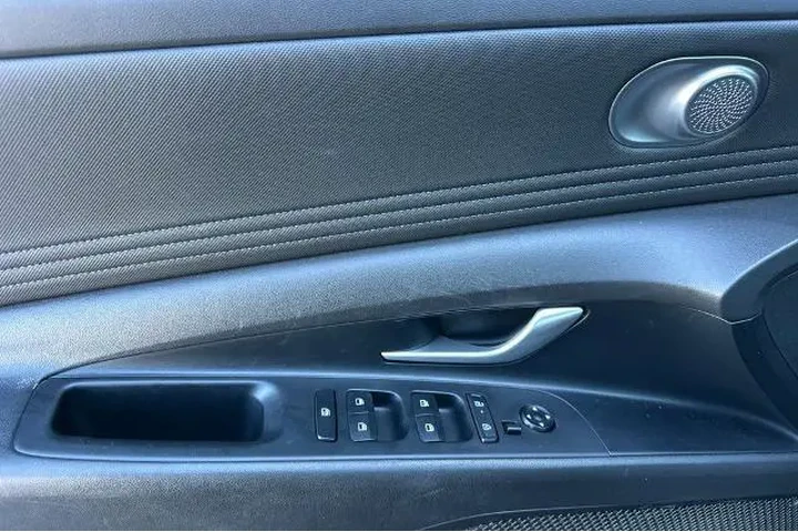 $19740 : Hyundai ELANTRA 2024 Limited image 10