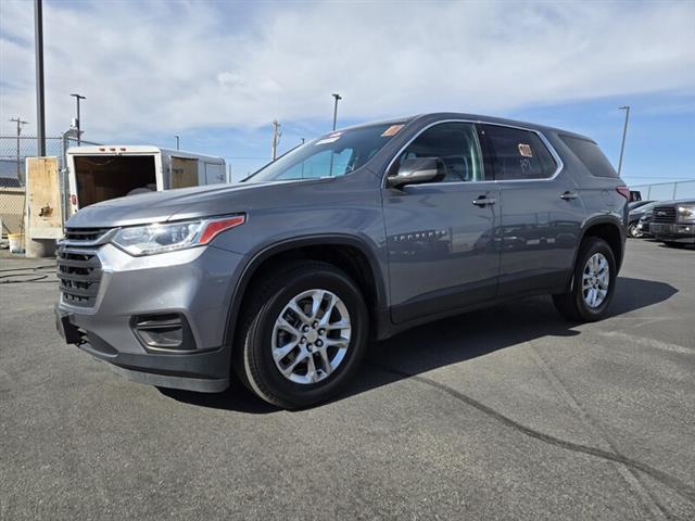 $25901 : Pre-Owned 2021 TRAVERSE LS image 2