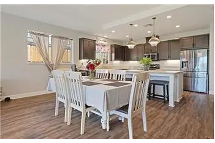 $3600 : Rental property with 4 bedro image 4