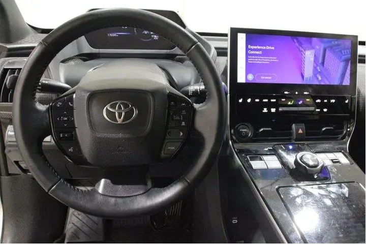 $26998 : Toyota bZ4X 2024 AWD XLE 4dr image 8