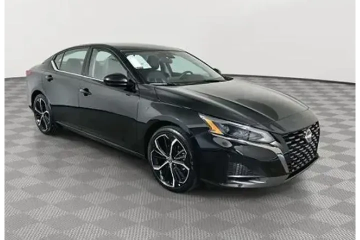 $20750 : Nissan Altima 2025 2.5 SV 4d image 1