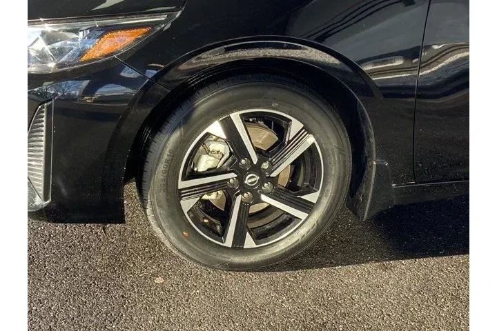 $15708 : Nissan Sentra 2025 SV 4dr Se image 9