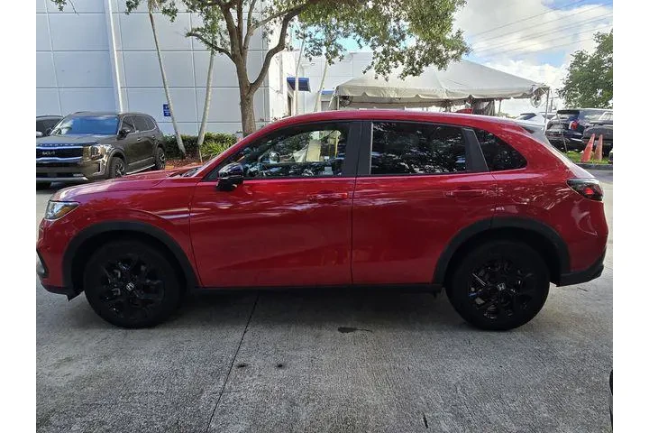 $25997 : Honda HR-V 2024 AWD Sport 4d image 3