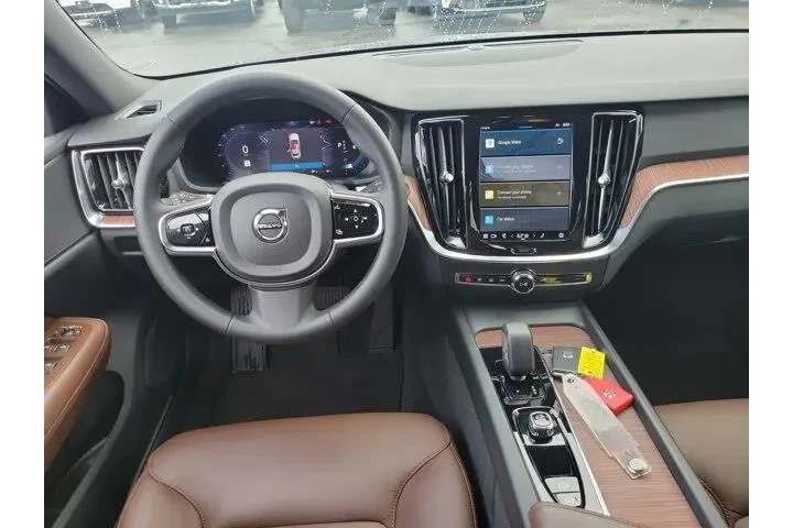 $34500 : Volvo V60 Cross Country 2023 image 4