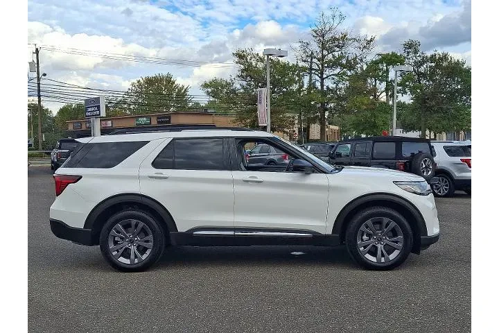 $39995 : Ford Explorer 2025 AWD Activ image 5