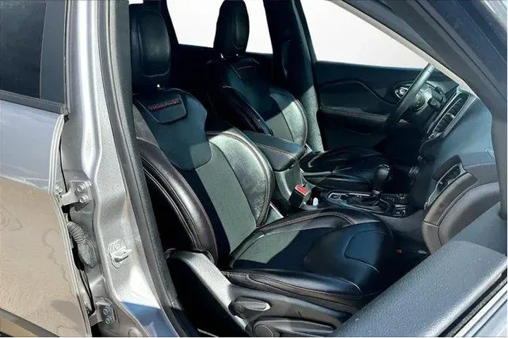 $23290 : Jeep Cherokee 2019 4x4 Trail image 7