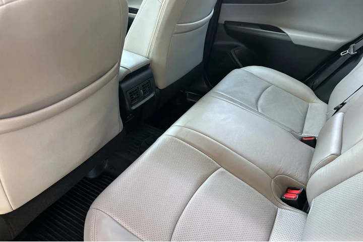 $33000 : Toyota Venza 2024 AWD LE 4dr image 8