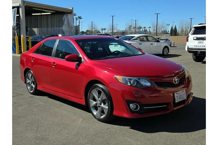 $14998 : Toyota Camry 2014 SE 4dr Sed image 1