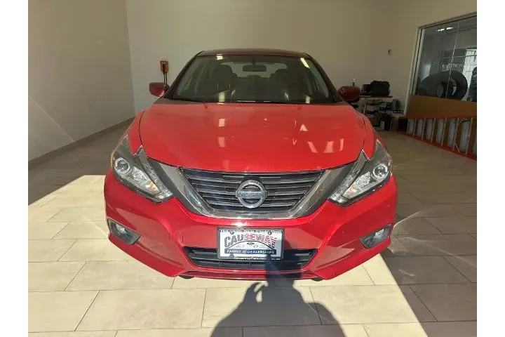 $10987 : Nissan Altima 2016 2.5 SR 4d image 3