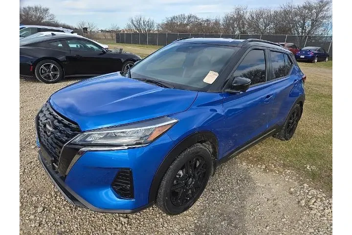 $15089 : Nissan Kicks 2023 SR 4dr Cro image 1