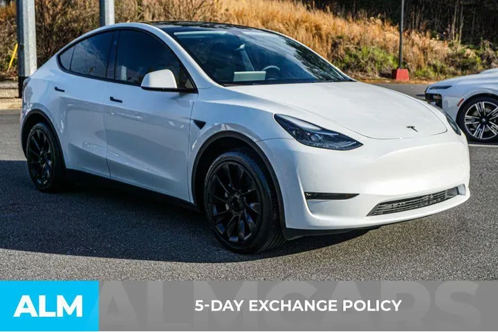 $37920 : Tesla Model Y 2024 AWD Long image 3