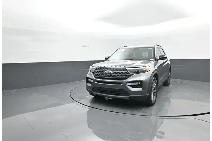 $35617 : Ford Explorer 2024 AWD XLT 4 image 3