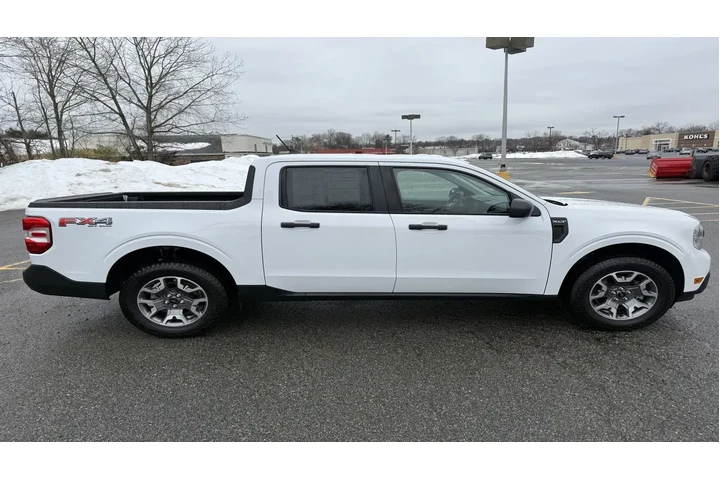 $29990 : Ford Maverick 2024 AWD XLT 4 image 8