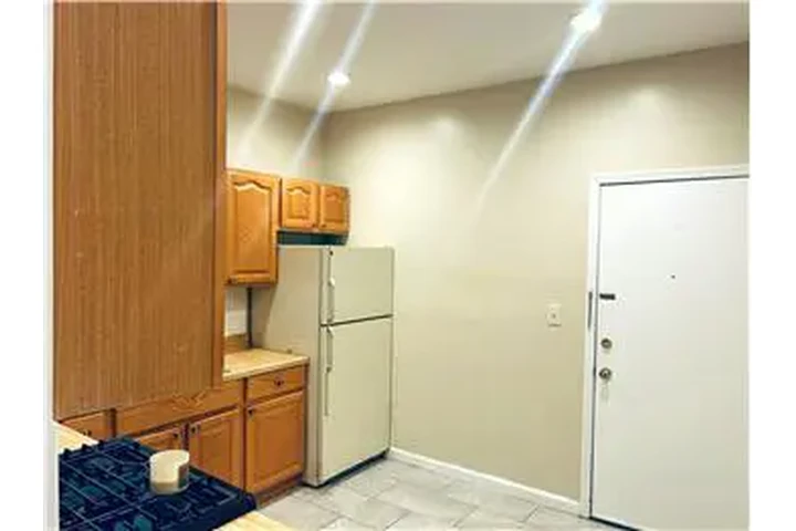 $2200 : Rental property with 2 bedro image 9