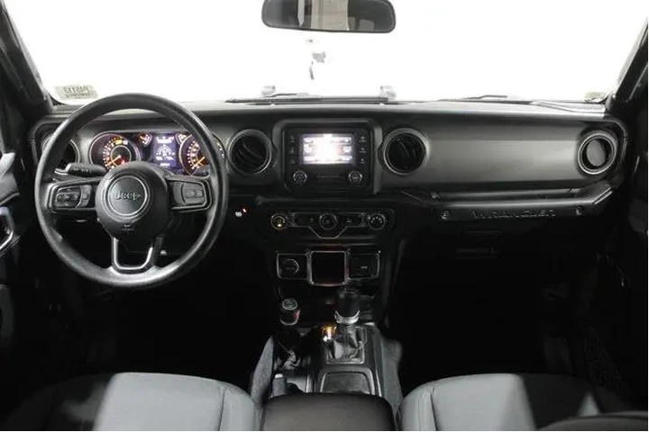 $30998 : Jeep Wrangler Unlimited 2021 image 2