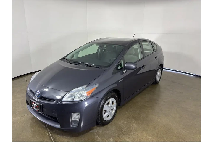 $8000 : 2011 Prius TWO image 9