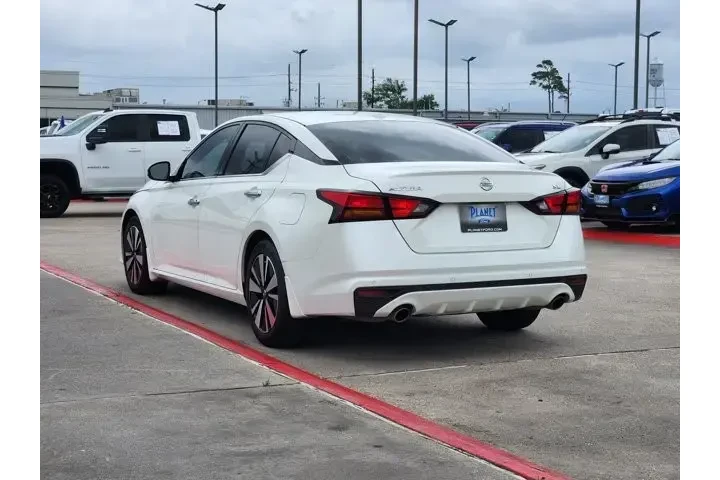 $17898 : Nissan Altima 2019 2.5 SL 4d image 7