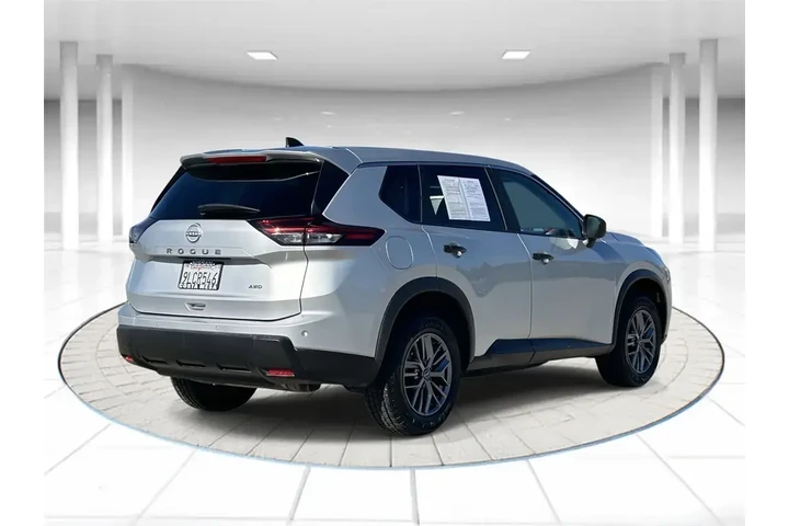 $18424 : Nissan Rogue 2024 AWD S 4dr image 4