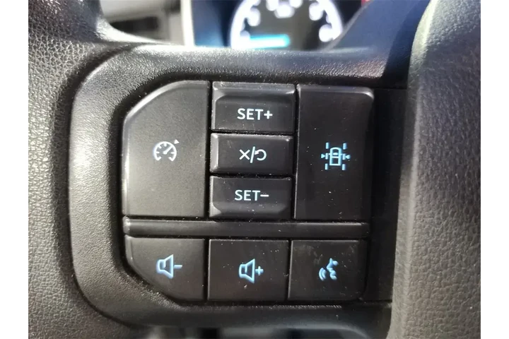 $32000 : Ford F-150 2022 4x2 XL 4dr S image 6