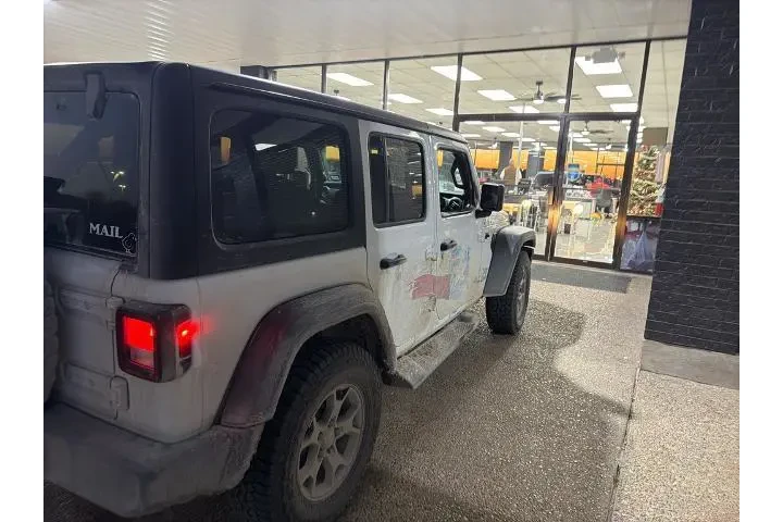 $22907 : Jeep Wrangler Unlimited 2021 image 2