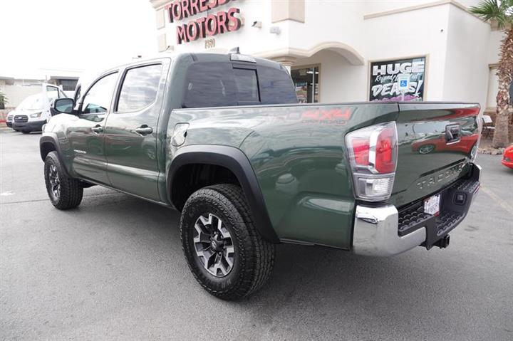 $52995 : Pre-Owned 2022 Tacoma Double image 8