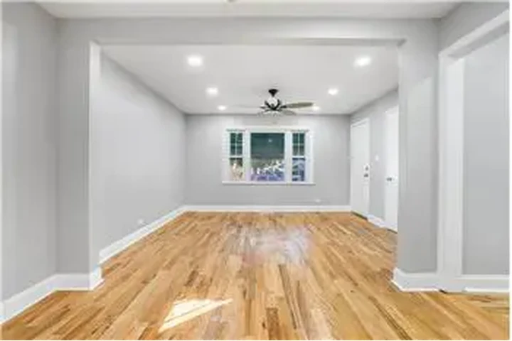 $1350 : Rental property with 2 bedro image 5