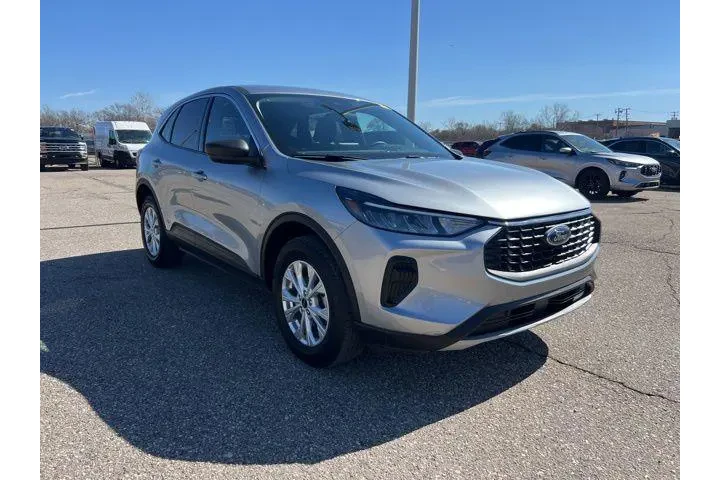 $23795 : Ford Escape 2024 AWD Active image 3