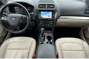 $17936 : Ford Explorer 2018 XLT 4dr S thumbnail