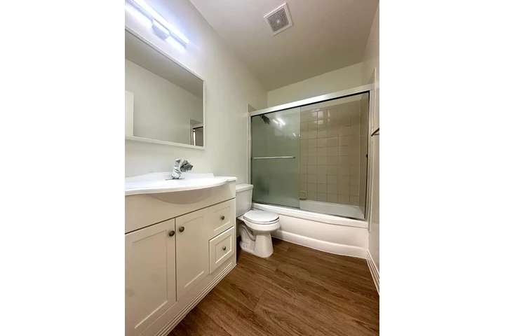 $1100 : Apt. 1Ba/1Ba en Los Angeles image 7