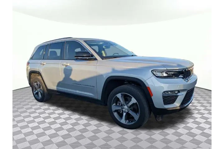 $26520 : Jeep Grand Cherokee 2023 4x4 image 1