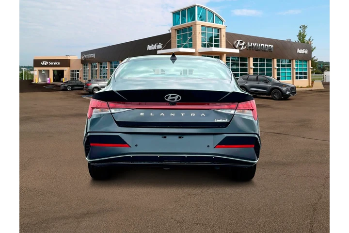 $22900 : Hyundai ELANTRA 2025 Limited image 6